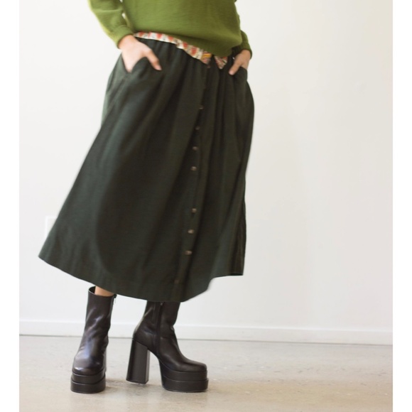 Gorgeous dark green fine corduroy midi skirt from Ralph Lauren from the 80s. But - Picture 2 of 13